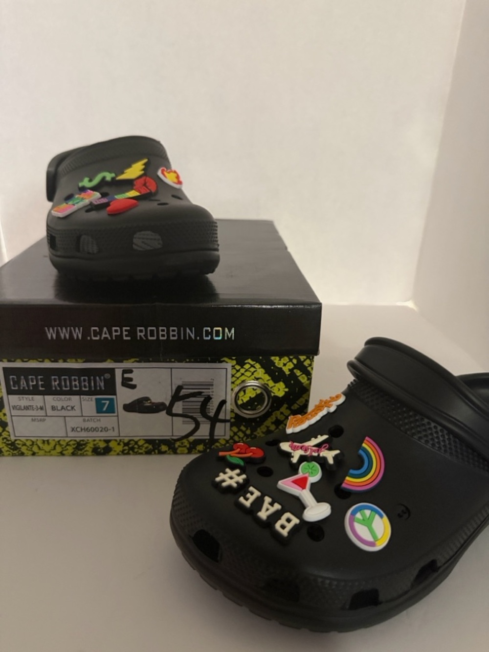 Cape Robbin Black Clog Slides w/ Charms Size 7 – Casual Comfort Slip On

⸻